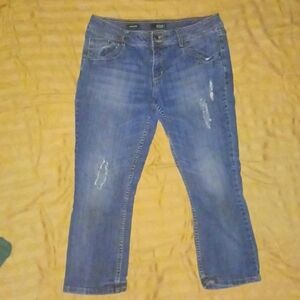 Women's sz12 A.n.a. Distressed Denim Capri